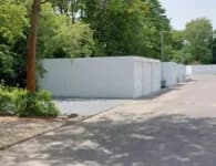 Einzelgarage mit Stromanschluss