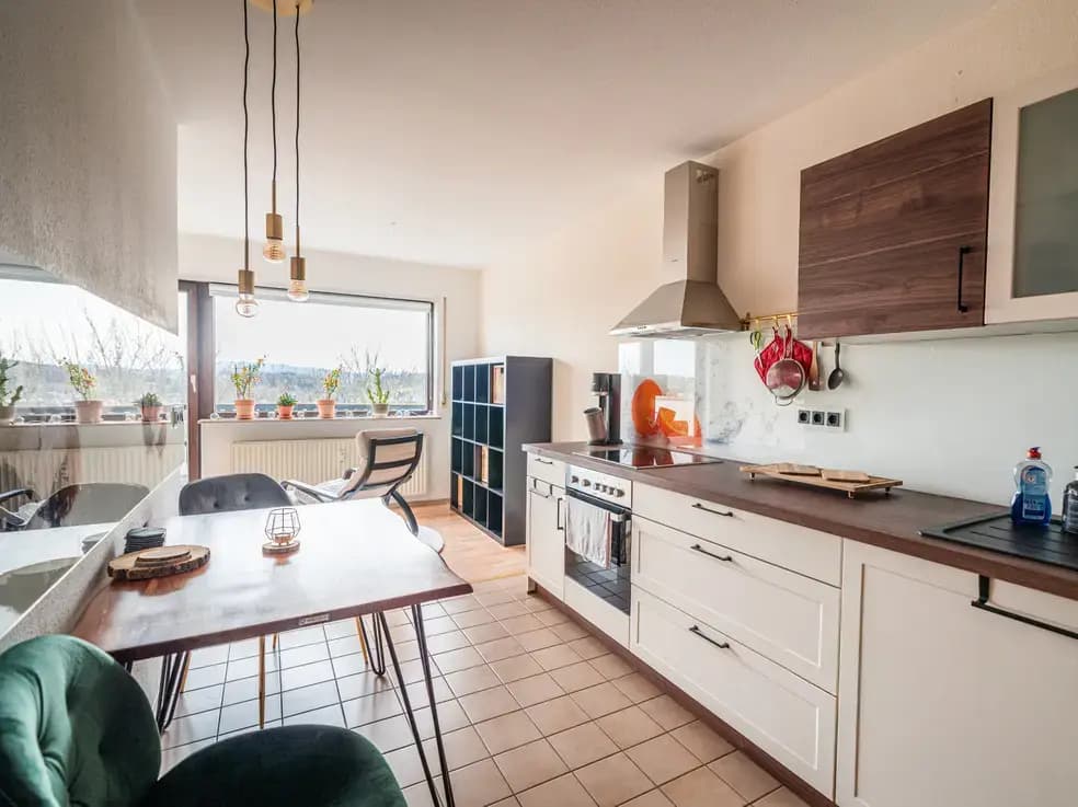 Helle DG-Wohnung mit Weitblick